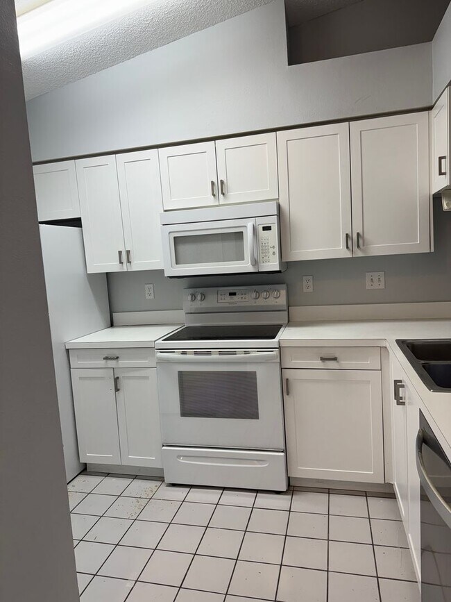 Annual Rental 2 miles to Clam Pass Park House Rental in Naples, FL