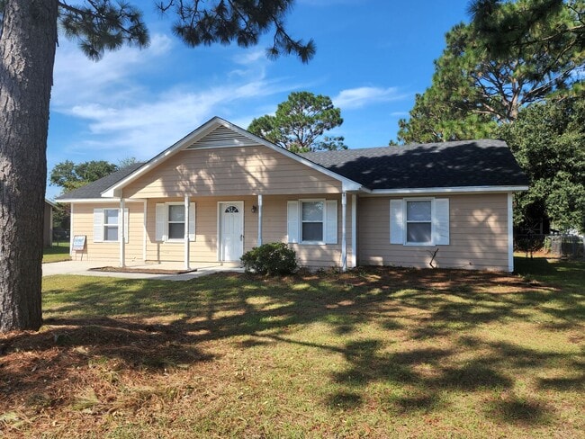Building Photo - 602 Sand Ridge Rd