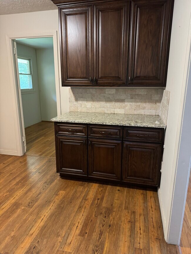 Photo - 313 N Dean Rd House