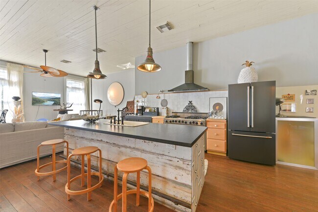 Photo - 1614 Avenue K