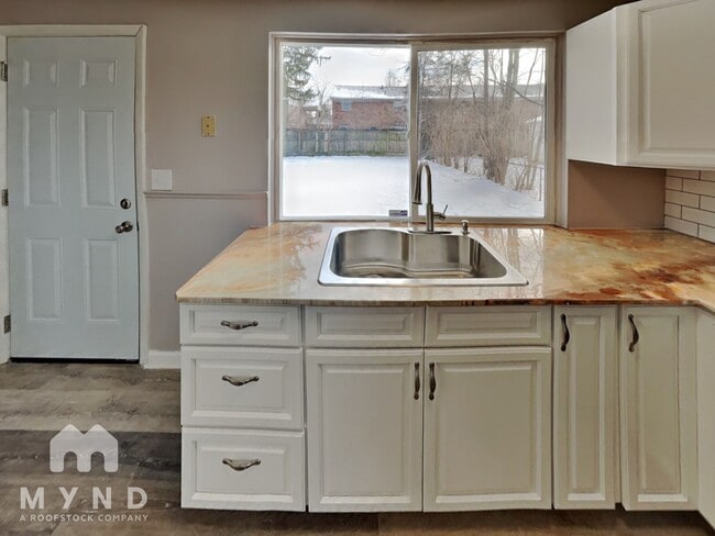 Photo - 2270 Cardston Dr