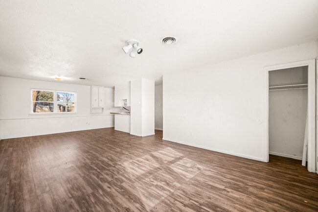 Photo - *FIRST MONTH'S RENT FREE* Three Bedroom Home in Quiet Neighborhood