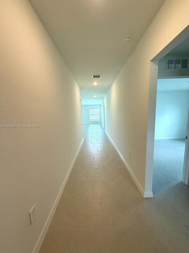 Photo - 17561 Paradiso Wy