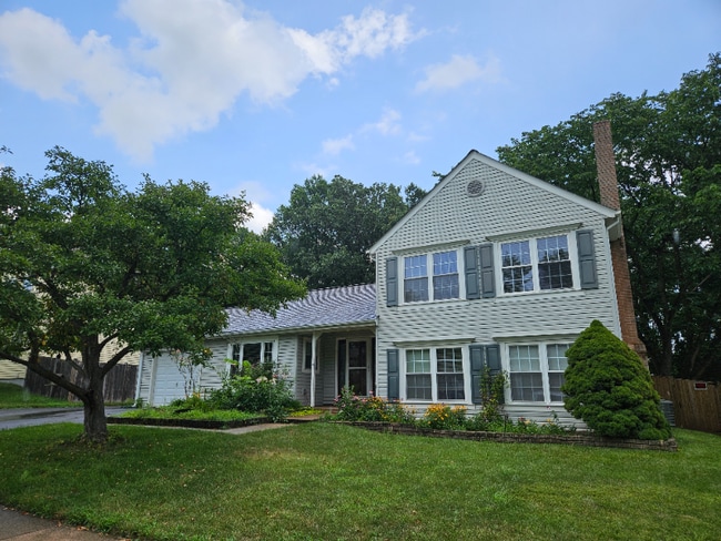 Building Photo - 310 Silver Ridge Dr Rental