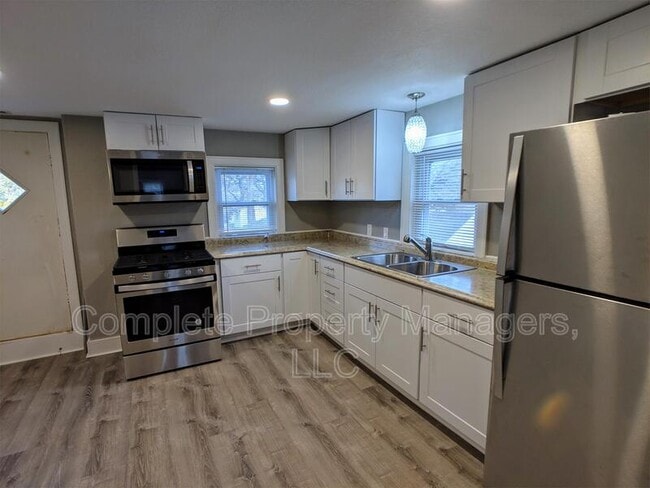 Building Photo - 262 S Pearl St Unit 3