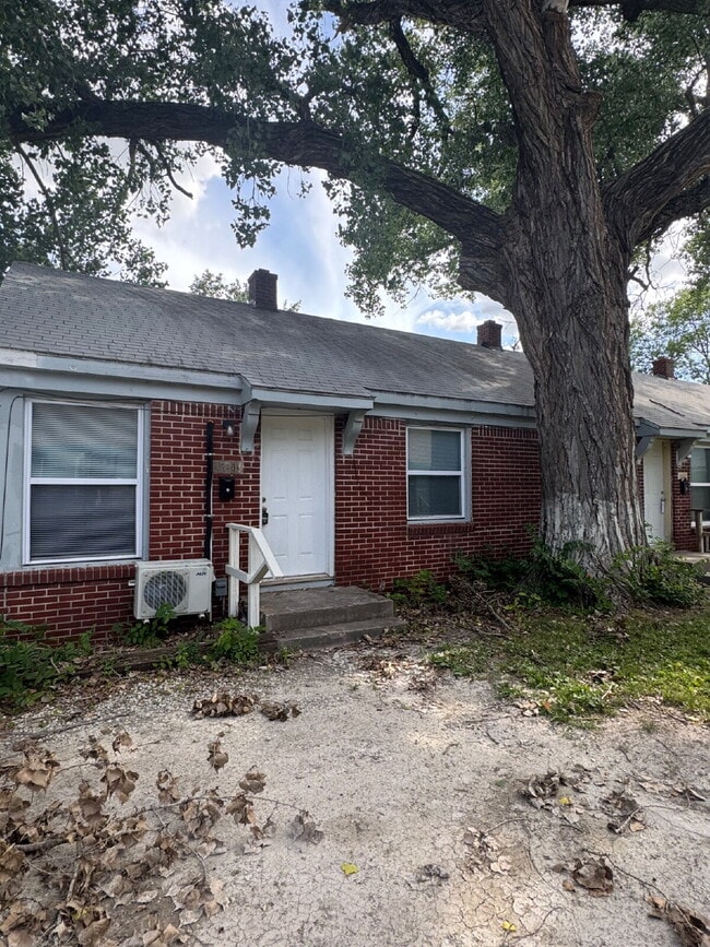 Photo - 648 S Hydraulic Ave Apartment