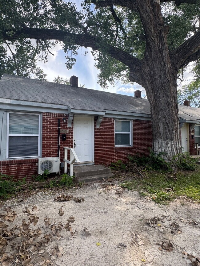 Building Photo - 648 S Hydraulic Ave Rental