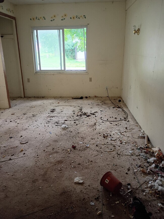 Photo - 303 Cedar St