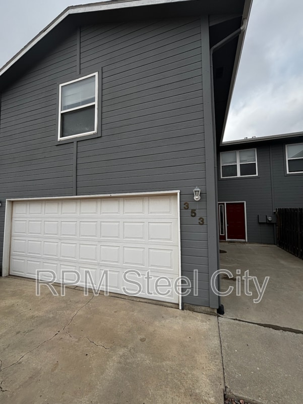 Building Photo - 351-353 W Song Sparrow Dr