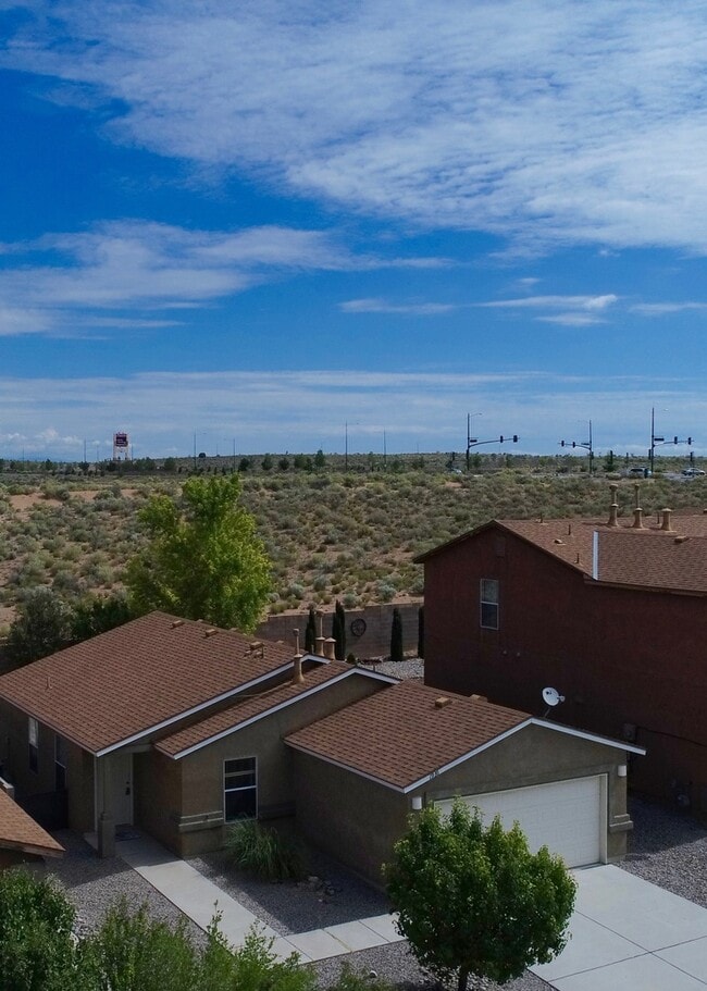 Photo - Prominent 3 Bedroom, 2 Bath Single Story Home In Rio Rancho!