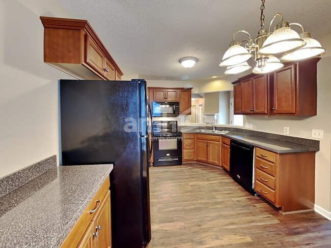 Photo - 2027 Waterford Dr