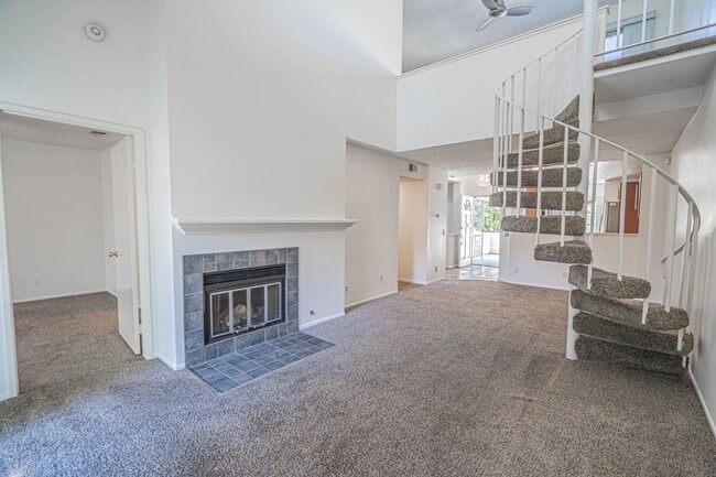 Photo - Spacious 1-Bedroom Condo with Loft PLUS Bo... Unidad 166