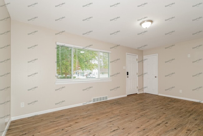 Photo - 850 Daniel Boone Dr