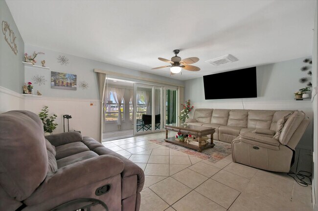Photo - 4408 E Riverside Dr Unidad SI ID1512878P