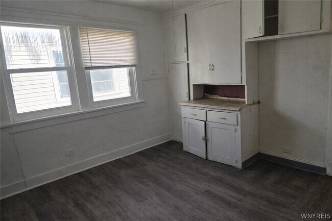 Photo - 196 Englewood Ave