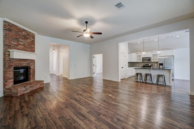 Photo - 3900 Sierra Vista Way Apartamento