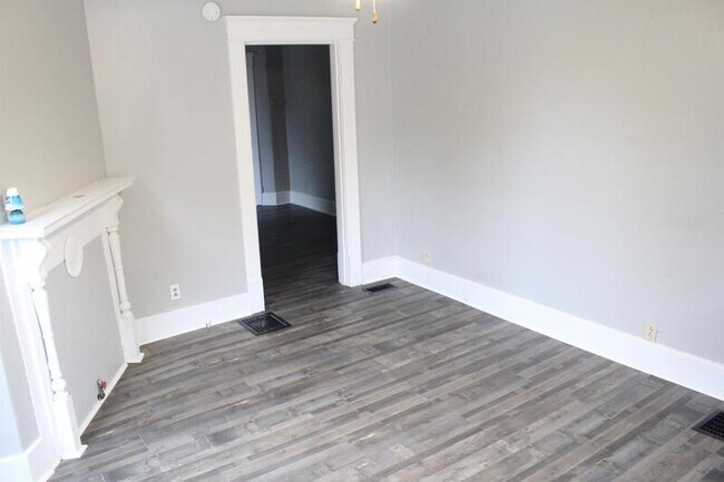 Photo - 142 N Lancaster St