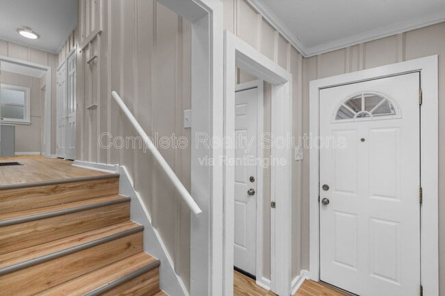 Photo - 1821 Korando Ave