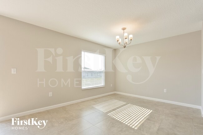 Photo - 610 Lindbergh Wy