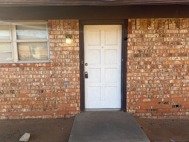 Photo - 7206 Avenue W