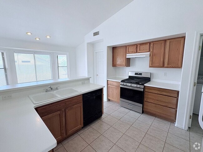 Building Photo - 10202 E Lucille Dr Rental