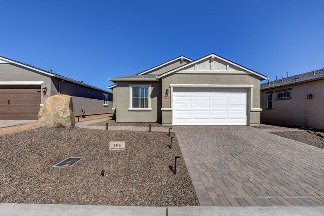 Building Photo - 2 bedroom, 2 bathroom home  in Saddlewood