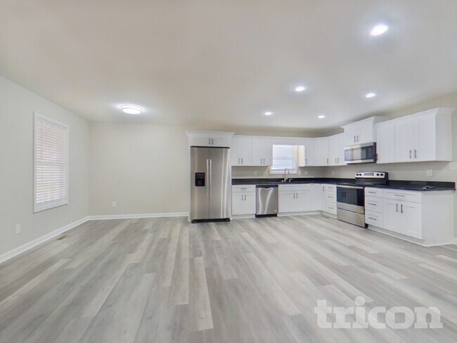 Photo - 359 River Trace Dr