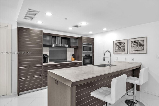 Photo - 200 Biscayne Blvd Unidad 3908