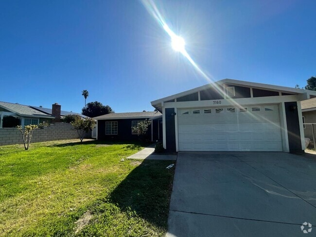 Building Photo - Newly painted Four Bedroom Two Bathroom Ho... Rental