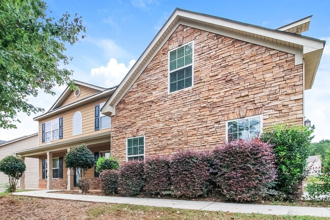 Photo - 565 McGiboney Ln