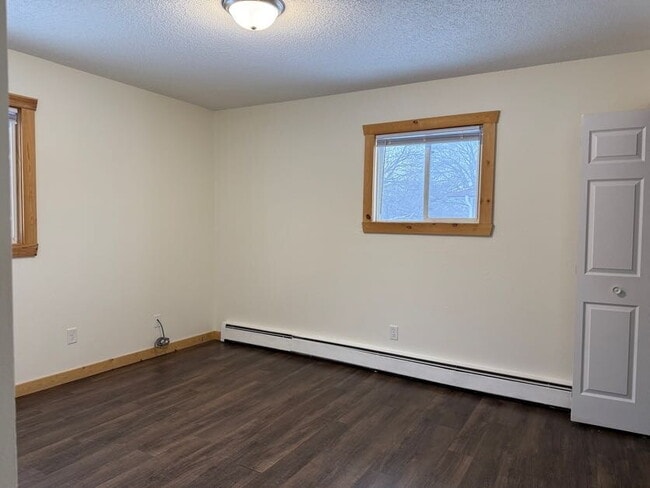 Photo - 625 2nd Ave W