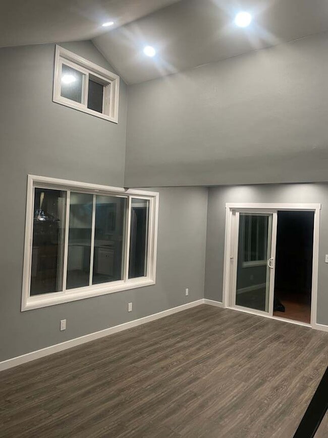 Photo - 6929 Ellis Ave S