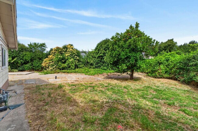 Photo - Charming 3-Bed Gem in Sacramento - Cozy 980 Sq Ft Home Awaits!