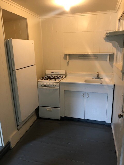 2053 Linden Ave Unit 3