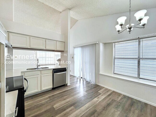 Photo - 10207 Raven Field Dr