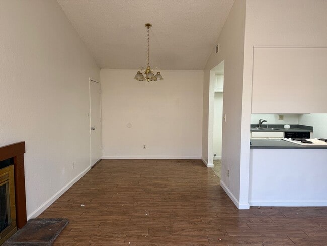 Photo - 5421-5423ro Unit 5421ro