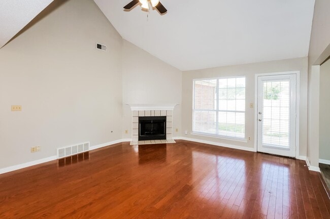 Photo - 1168 Red Fern Cir W