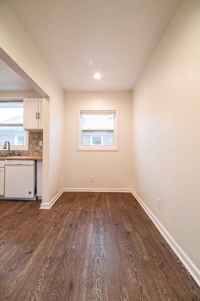 Photo - 17596 Santa Rosa Dr Unit 2 - Upper - V 12/11/25 (T)
