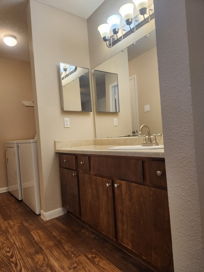 Bathroom/Laundry Area