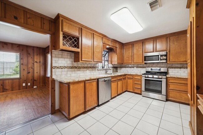 Photo - 4802 Holly St