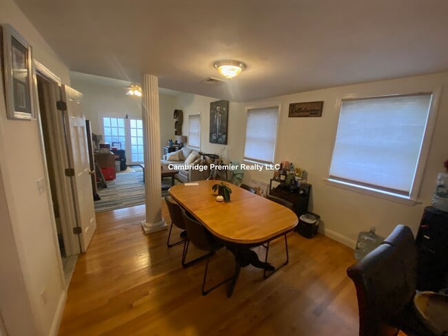 Building Photo - 221 Salem St