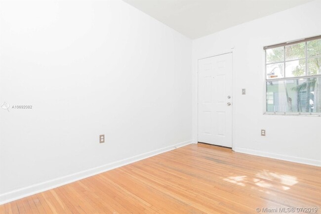 Photo - 915 8th St Unit 201