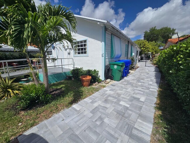 Photo - 3083 SW 17th St