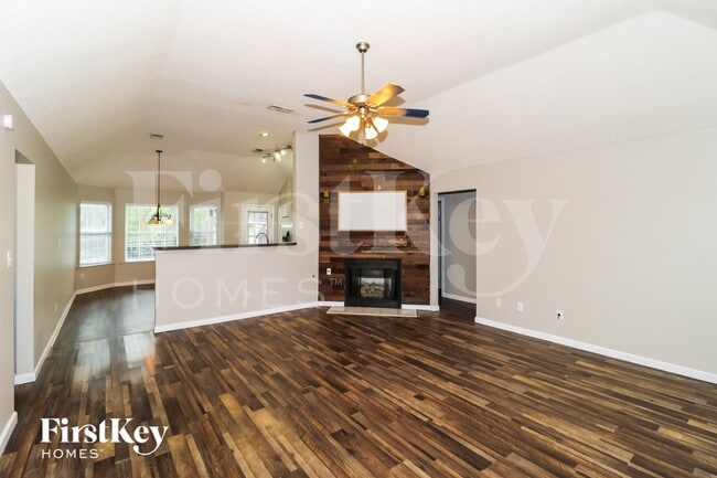 Photo - 1097 Red Fern Cir W