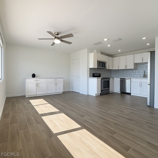 Photo - 1458 Alwynne Dr N