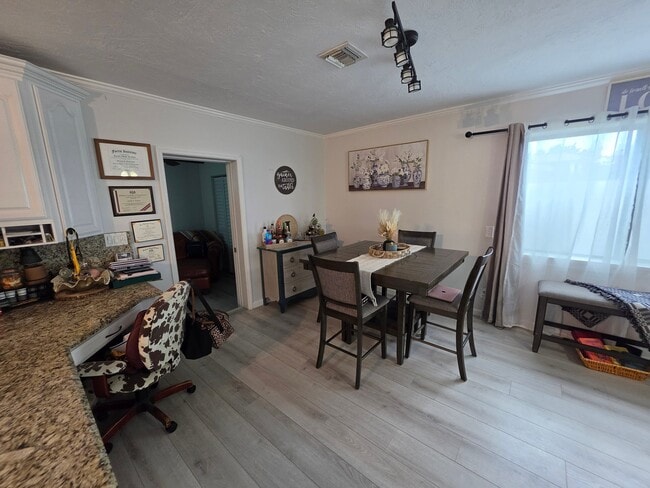 5980 Woodwind Ct
