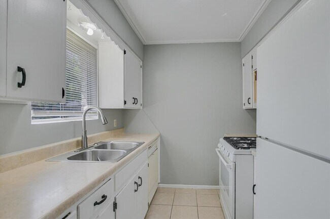 Photo - 1811 Magnolia Dr