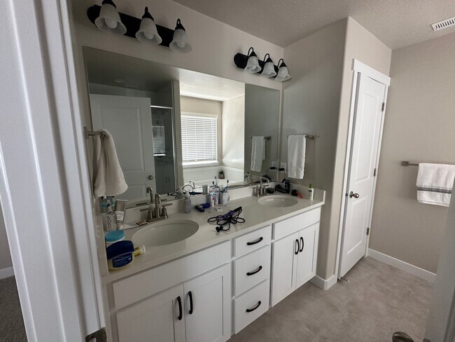 Photo - 4035 W Harper Ln
