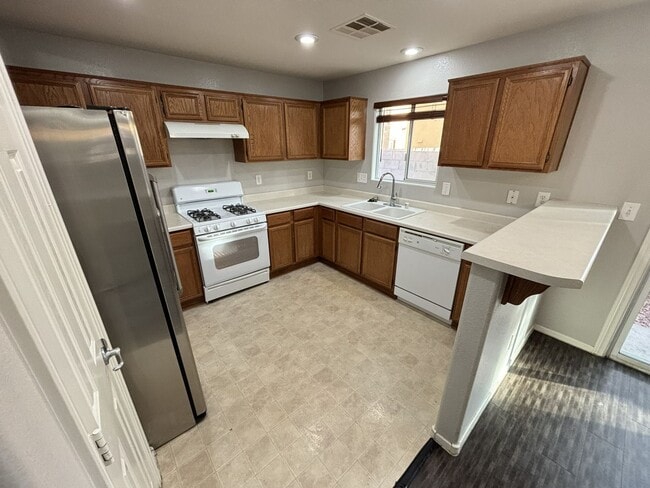 Photo - Gorgeous 3Bed/2.5Bath/2Car, 2-Story Home located in Spring Valley