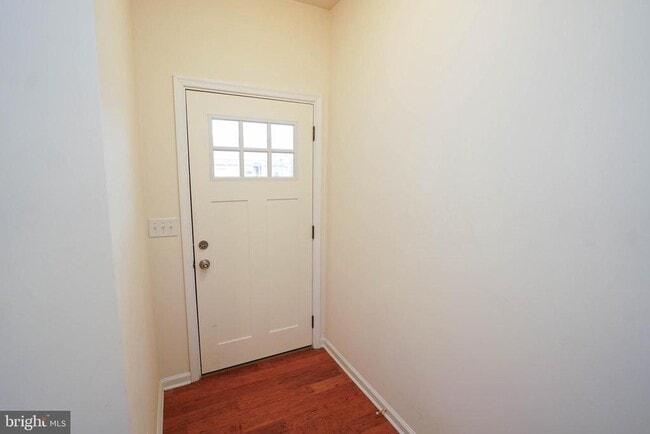 Photo - 439 Parkview Ct